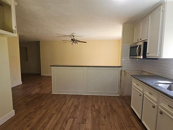 5th image of 1219 Pilot Point Dr