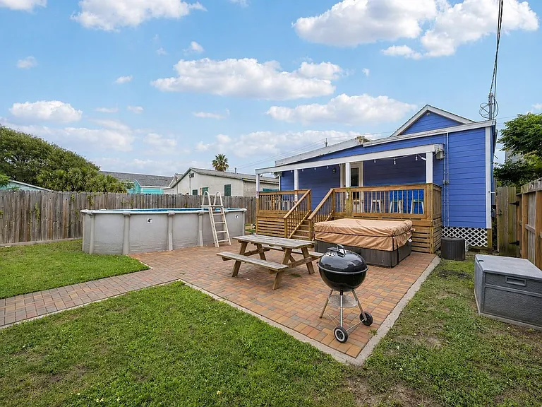 1022 Avenue L — Photo 27