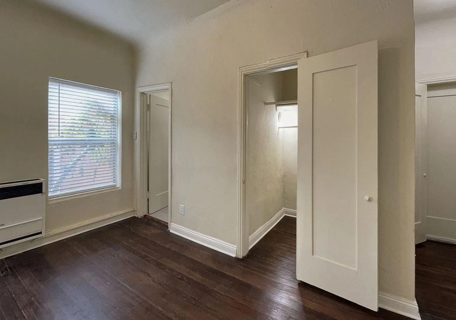 Burlington Apts...NY Style Charm...Upgrade Apartments Available! CALL NOW! — Photo 3