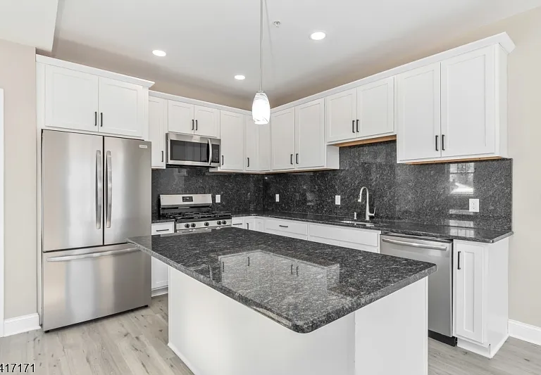 156 N Auten Ave — Photo 33