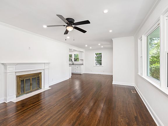 3rd image of 43 Reed St