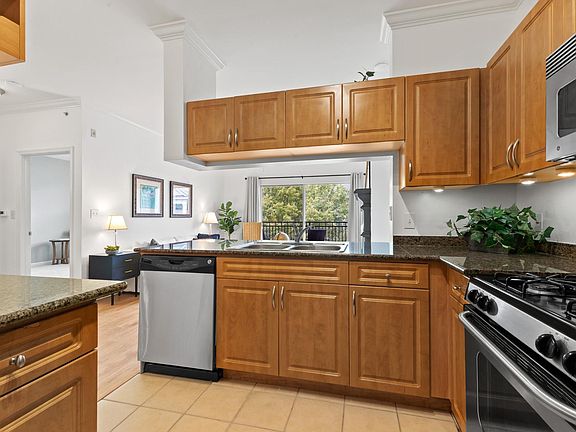 3rd image of 12949 Centre Park Cir APT 404
