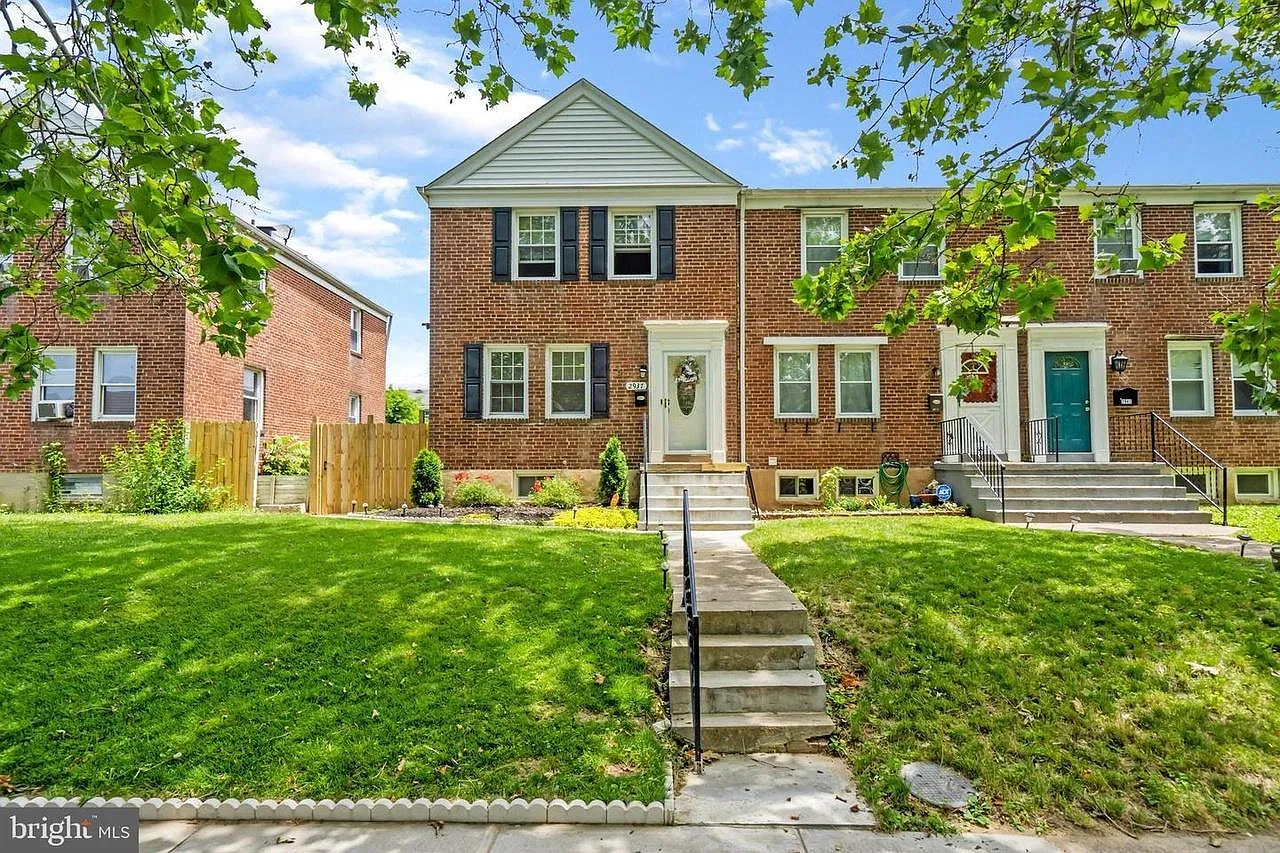 2937 Liberty Pkwy — Photo 1