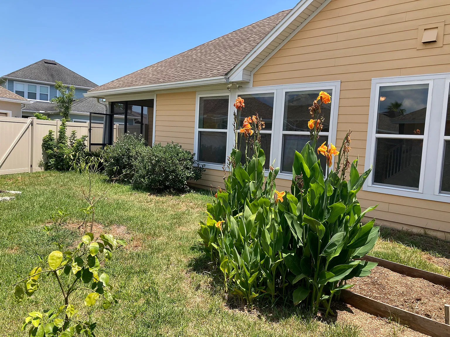 4 bed, 2324 sqft, $3,500 — Photo 2