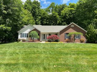 3439 Maple Ridge Dr, Hubbard, OH 44425