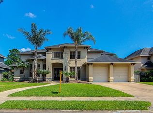 609 Royal Oaks, Friendswood, TX 77546