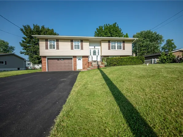 6454 Curwood Dr, East Syracuse, NY 13057