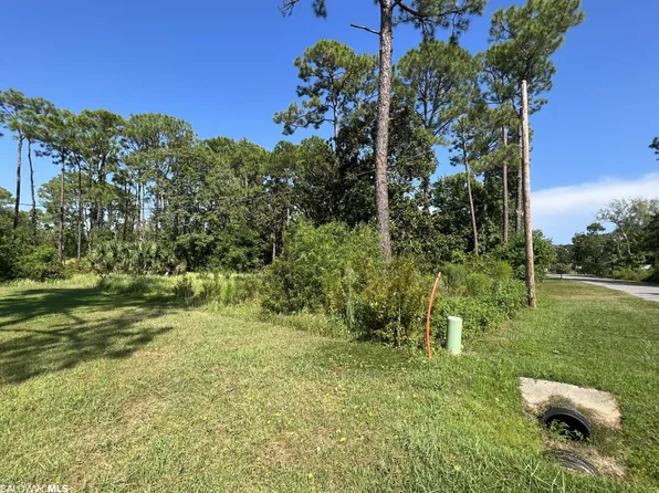 27167 Magnolia Dr #18, Orange Beach, AL 36561