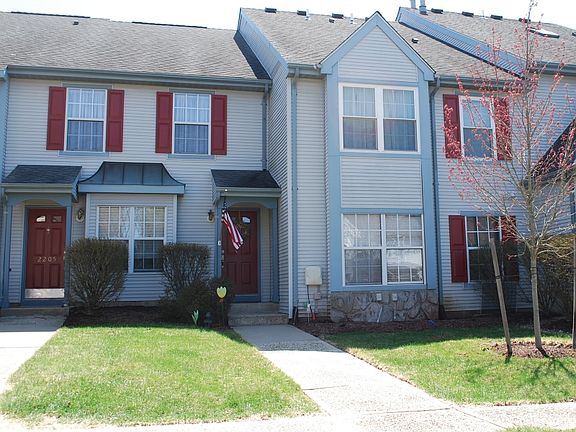 4th image of 2206 Vroom Dr