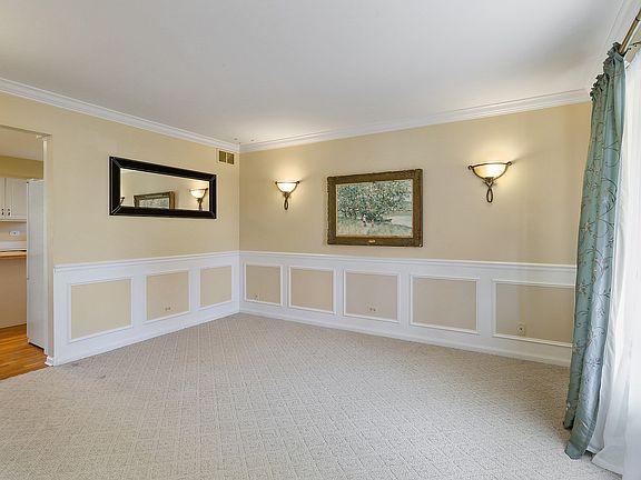 5th image of 16626 Seton Pl