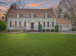 19 Coot Rd, Locust Valley, NY 11560