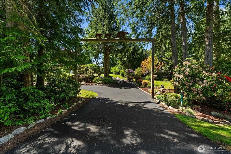3rd image of 16143 Bay Ridge Drive NW