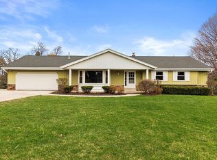 3810 Sunny Crest Dr, Brookfield, WI 53005