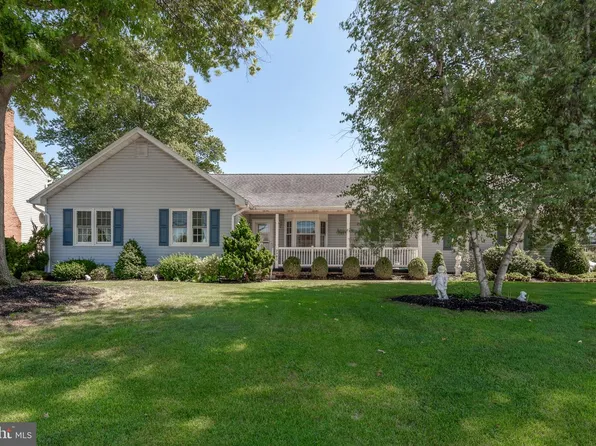 2980 Sunset Ln, York, PA 17408