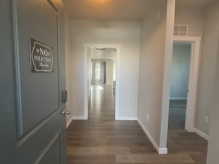 4858 N Elmstone Ave — Photo 7
