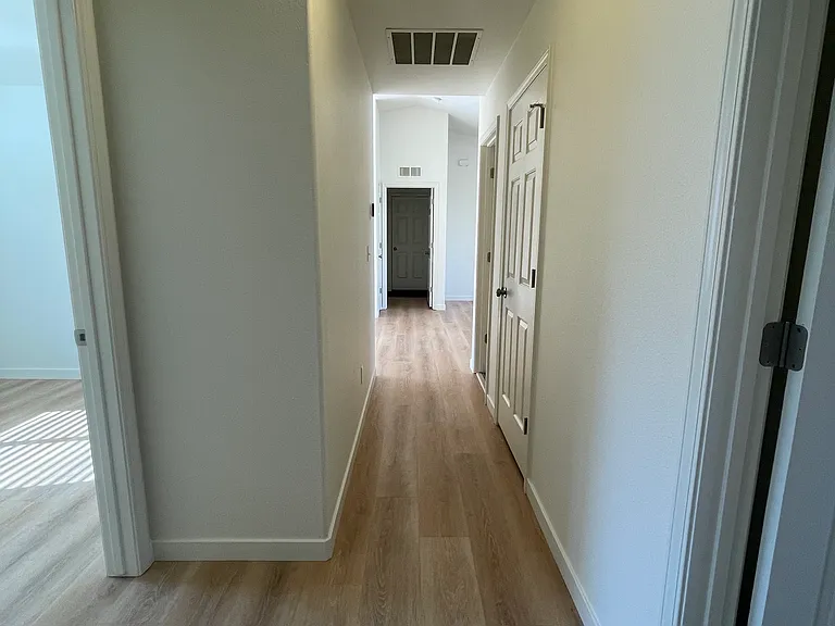 3144 S Virginia Ave — Photo 22