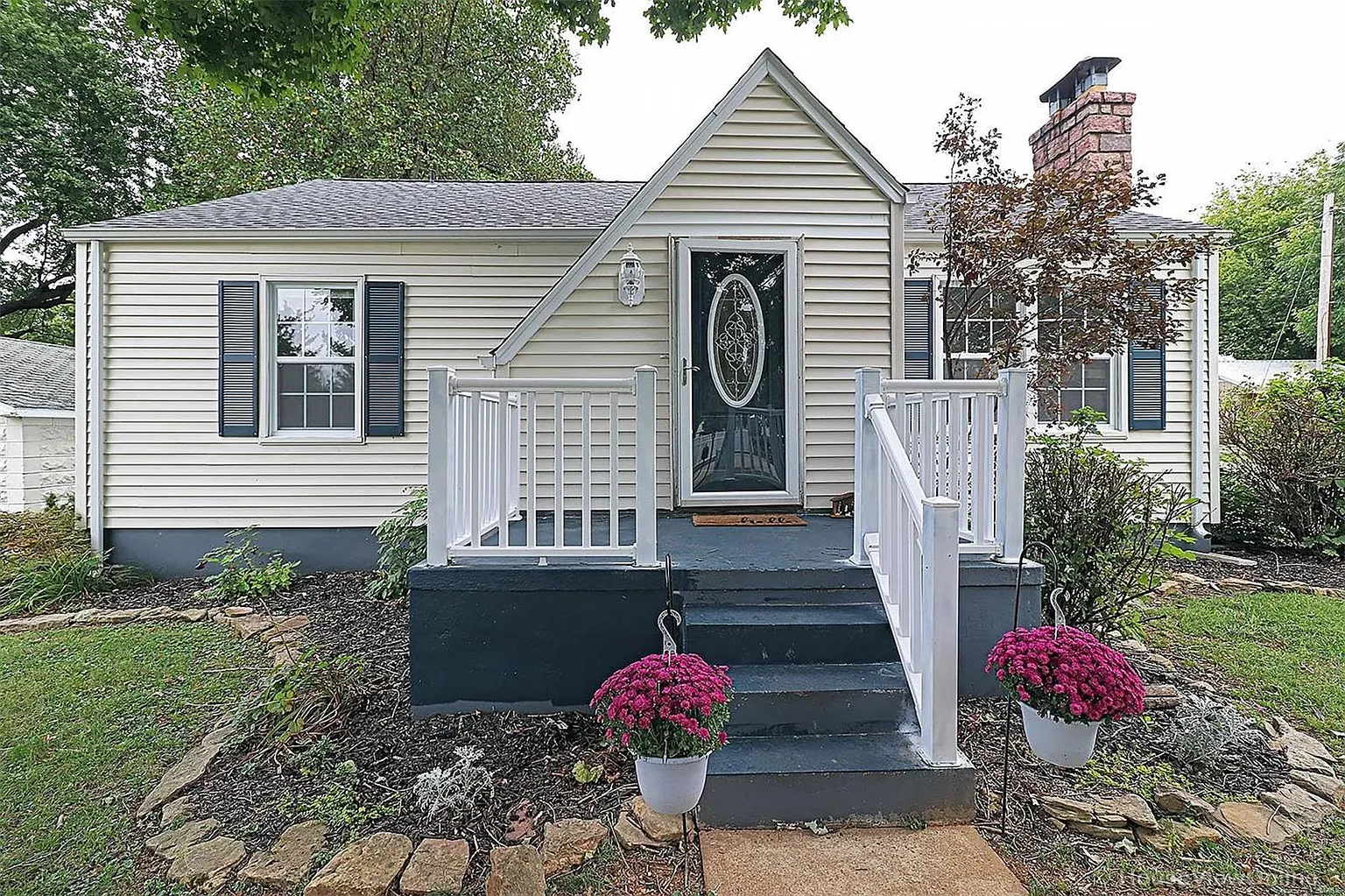 742 Janey Dr photo 1