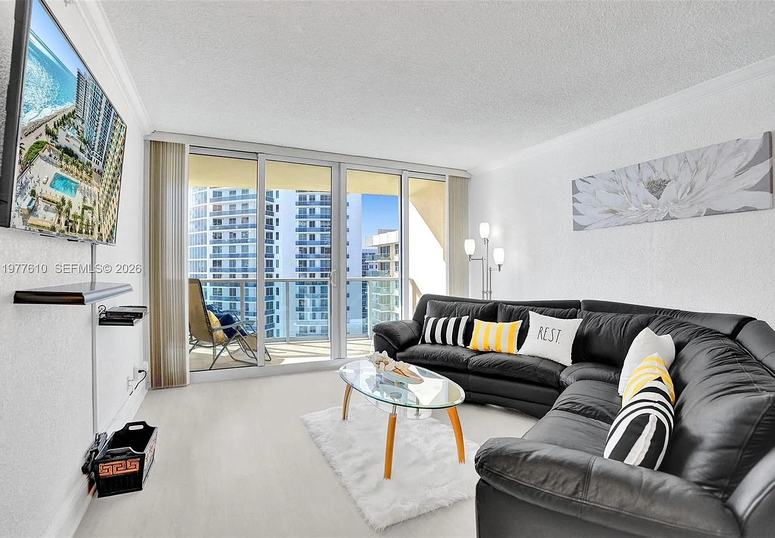 Wave Condo — Photo 4