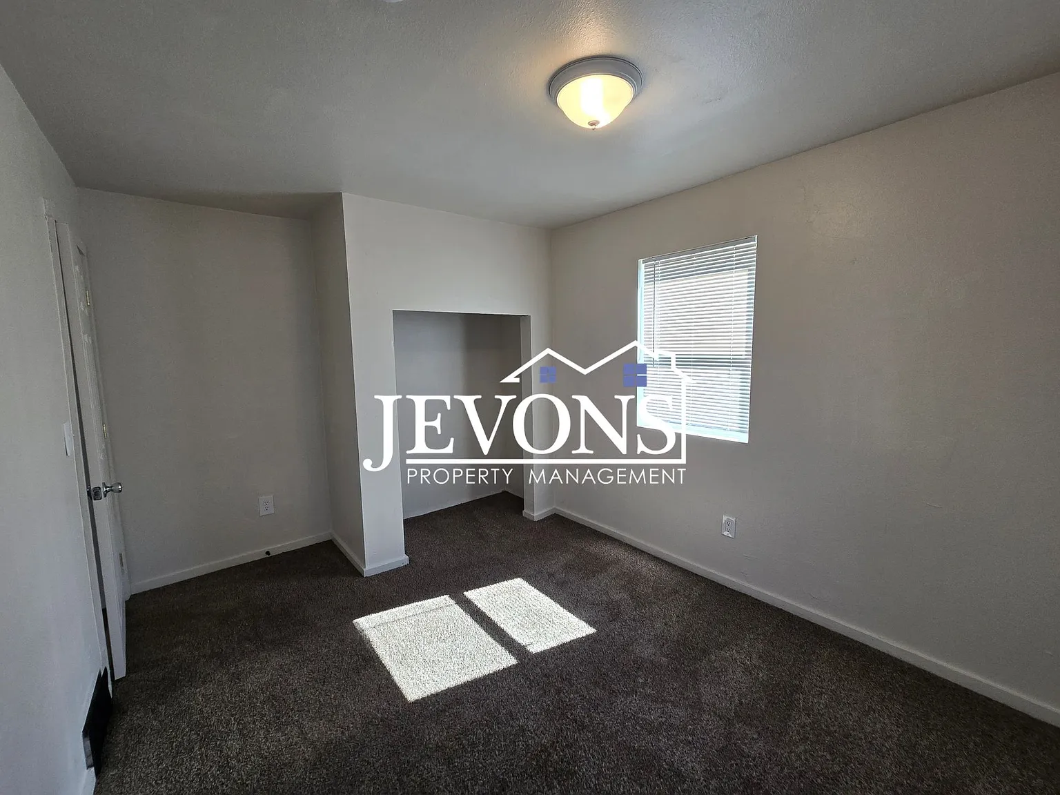 317 Union St Yakima, WA 98901 — Photo 1