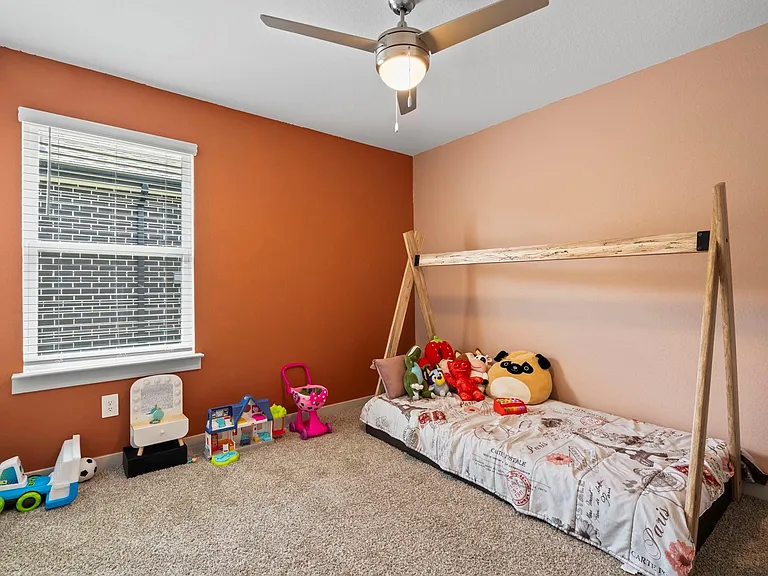 302 Dusty Bridle Ln — Photo 8