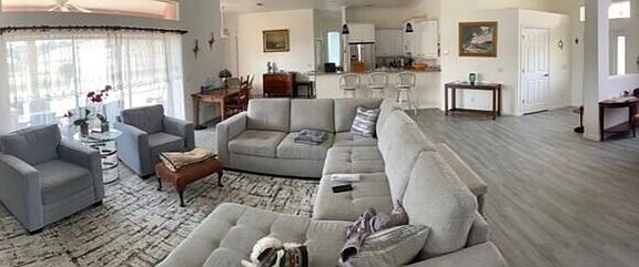 2nd image of 1083 Eisenhower Dr