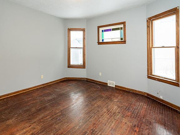 2nd image of 818 Edmund Ave #1