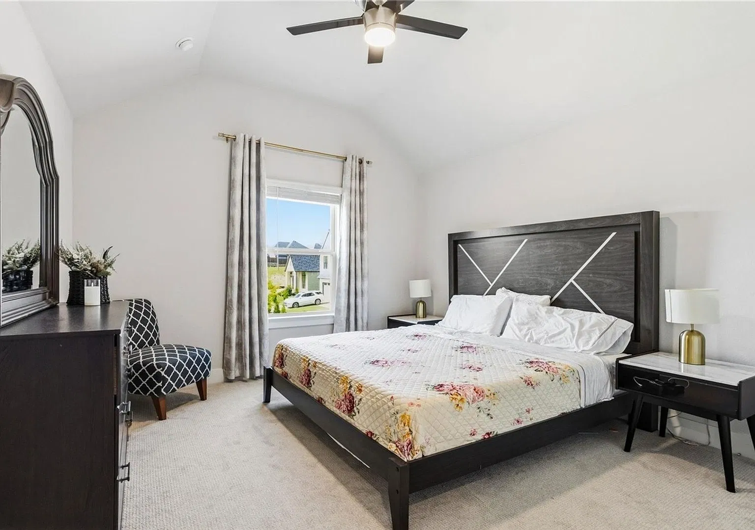 Luxury Living in Inspiration | 5 Bed, 4 Bath | Across from the Greenbelt — Photo 3