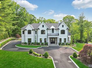 24 Pike St, Alpine, NJ 07620