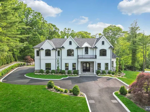 24 Pike St, Alpine, NJ 07620