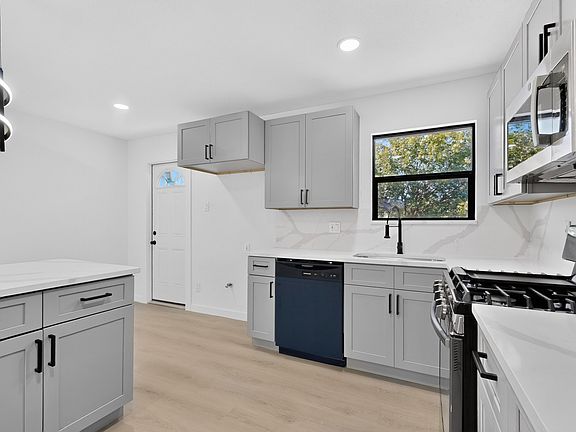 4th image of 3605 Edgebrook Dr