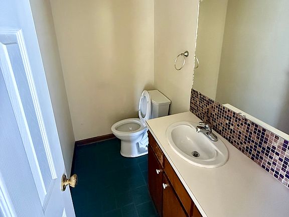 4th image of 138 Valley View Dr APT 11
