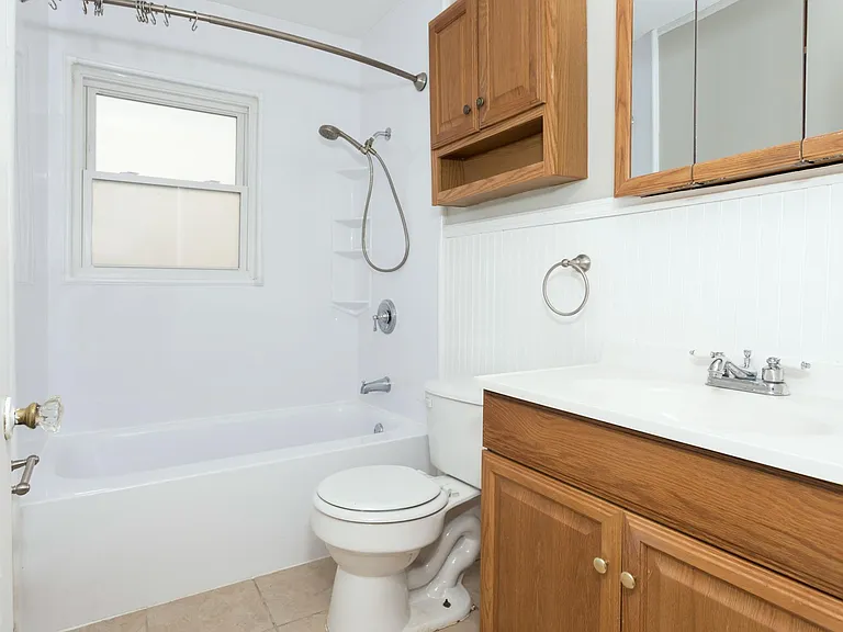 2318 Fisher St — Photo 11