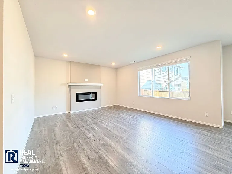 18746 107th Avenue Ct E — Photo 3