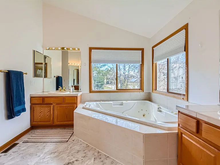 817 Mount Evans Ct — Photo 16