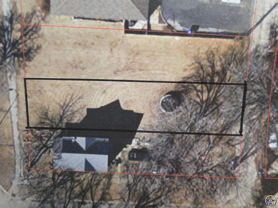 2nd image of 1530 SW Topeka Blvd