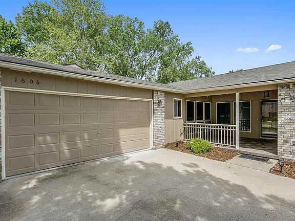 4th image of 1606 W Bullard Dr