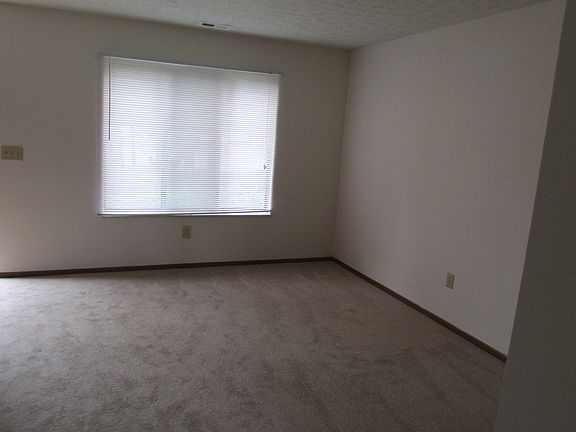 2nd image of 533 Olde Castle Ct