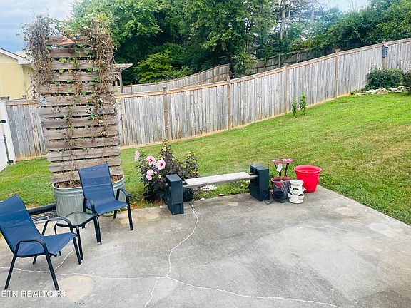 5th image of 812 Summerdale Dr