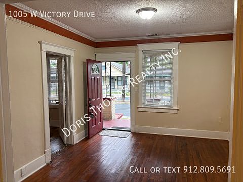 4th image of 1005 W Victory Dr