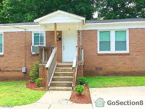 2 bed, 1.0 bath, 887 sqft, $1,195 — Photo 3