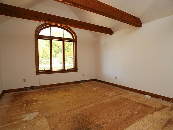 3rd image of 1701 W Interlochen Dr