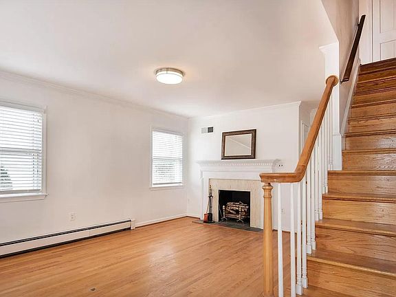 3rd image of 610 & 608 Gibbon St
