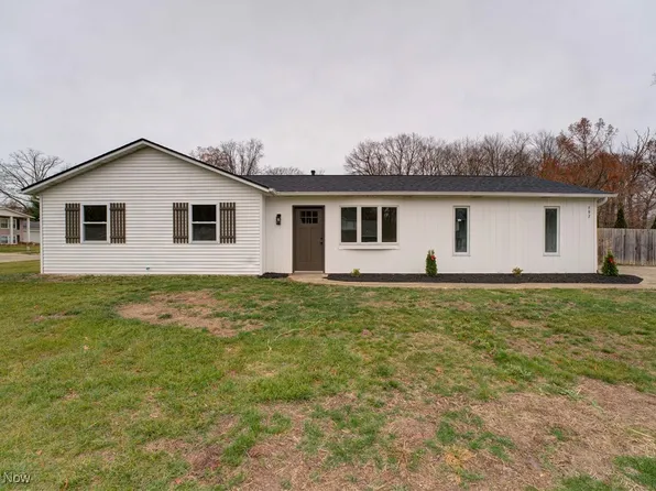 792 Arlington Dr, Vermilion, OH 44089