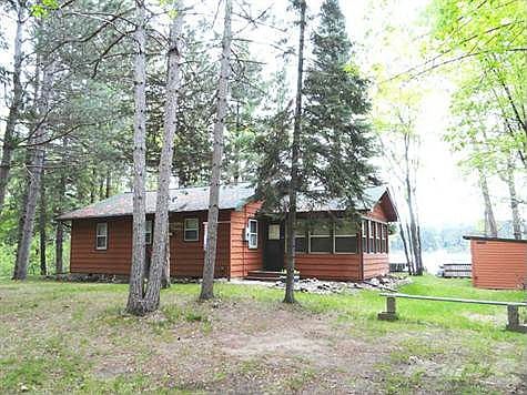 Charming Lake Cabin on Lake O'Brien nestled in the woods