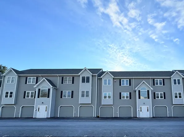 84 Tennis Plaza Rd Unit 7, Dracut, MA 01826