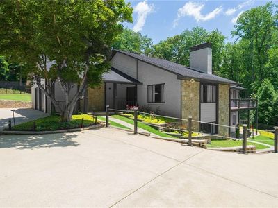 9701 Buice Rd, Johns Creek, GA, 30022