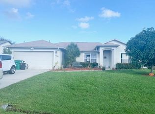 1657 SE Ridgewood St, Port Saint Lucie, FL 34952