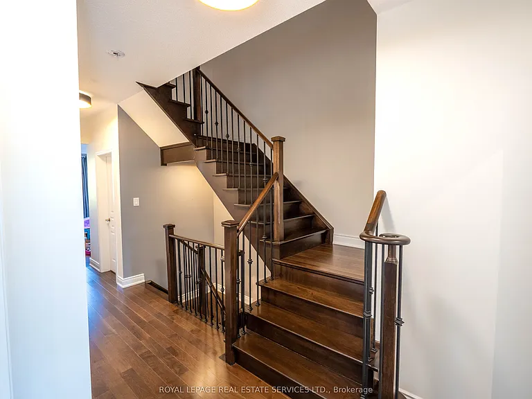 2083 Grange Dr — Photo 18