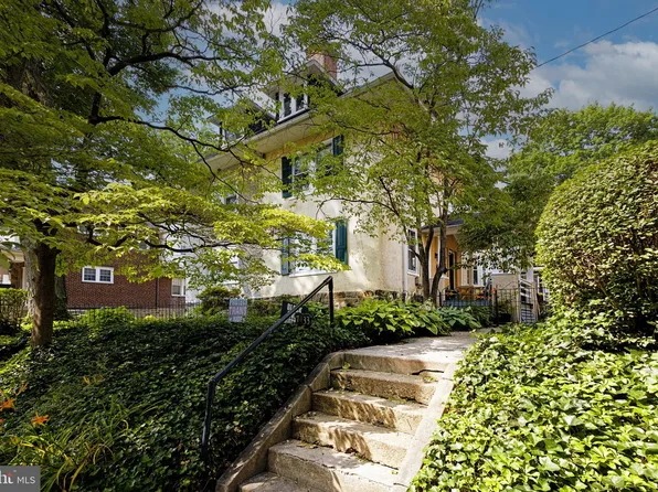 7433 Boyer St, Philadelphia, PA 19119