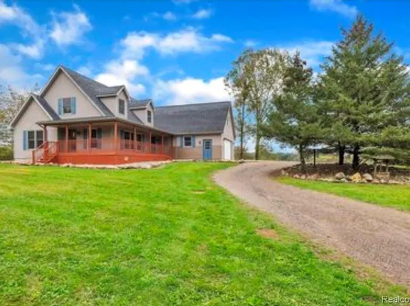 12601 Angle Rd, Bath, MI 48808